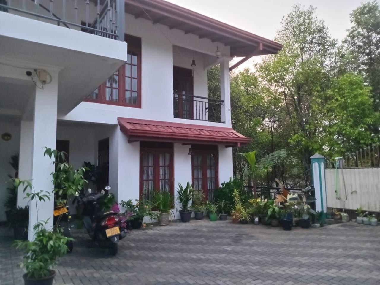Sun Set Forest Villa 康提 外观 照片