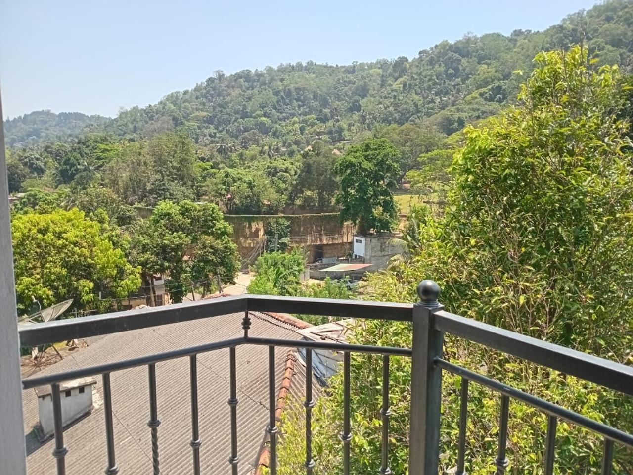 Sun Set Forest Villa 康提 外观 照片